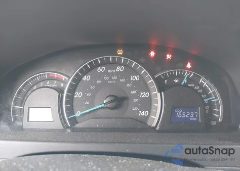 2013 Toyota Camry Xle z USA, uszkodzony, nr VIN 4T4BF1FK4DR277806